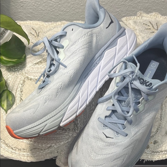 Hoka Women's Arahi 6 Athletic Shoes - Picture 7 of 12